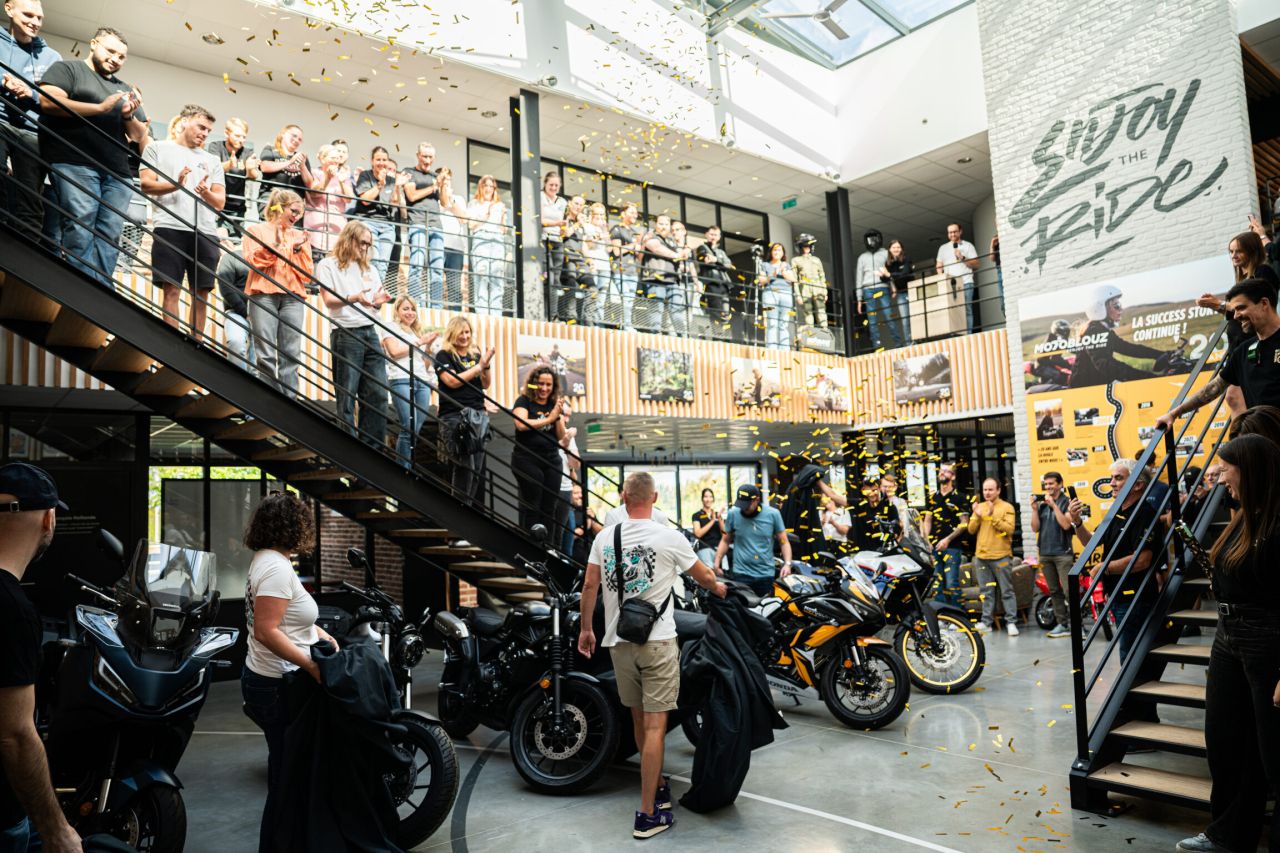 Des employés de Motoblouz